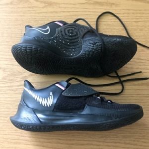 Nike Kyrie low 3 moon sneakers